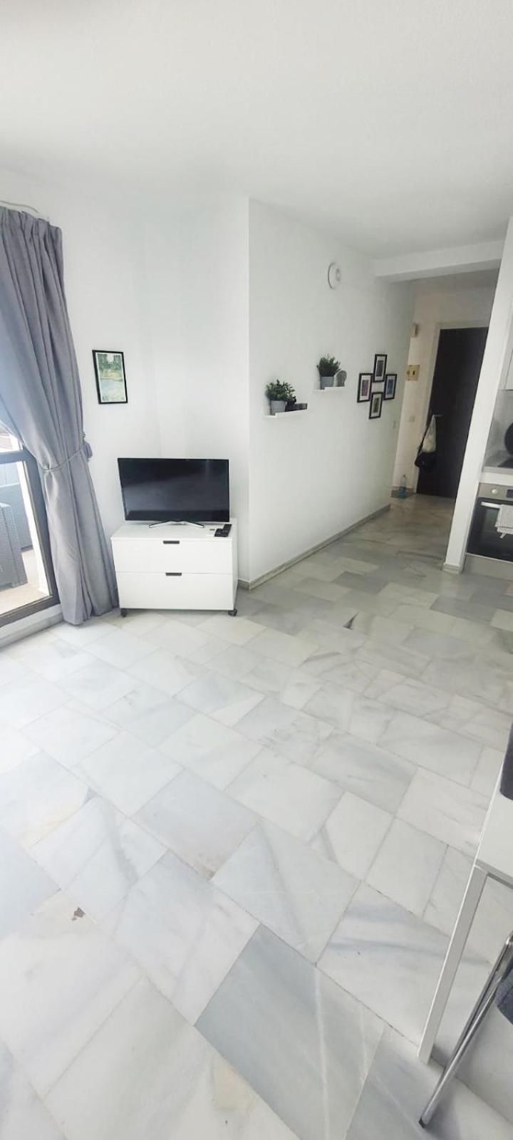 Delightful 2 Bed, Pueblo Evita Apartment Benalmadena