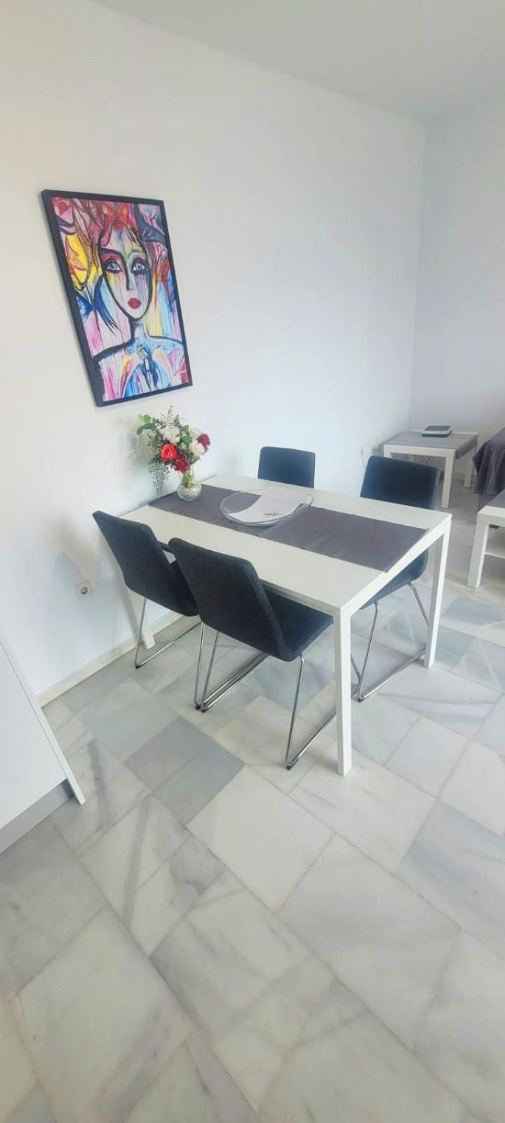 Apartment Delightful 2 Bed, Pueblo Evita